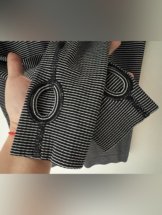 Lululemon Swiftly Tech Striped Long Sleeve Crew White / Black Size 4 - Picture 6 of 10